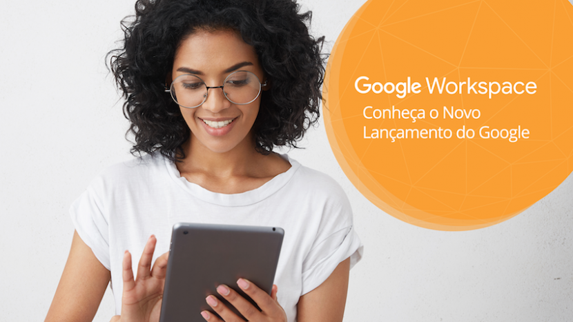mulher navegando no lançamento do google: o google workspace em um tablet.