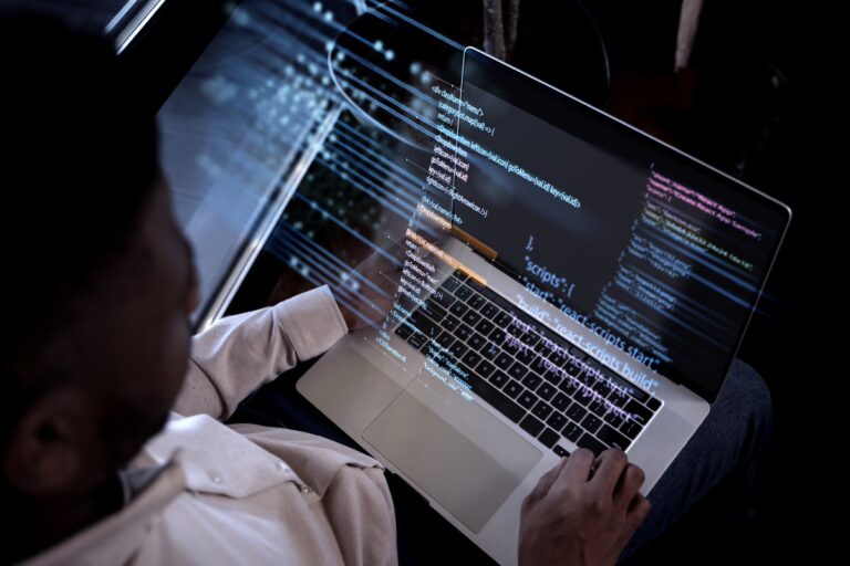 O que é um ataque DDoS e como proteger a empresa