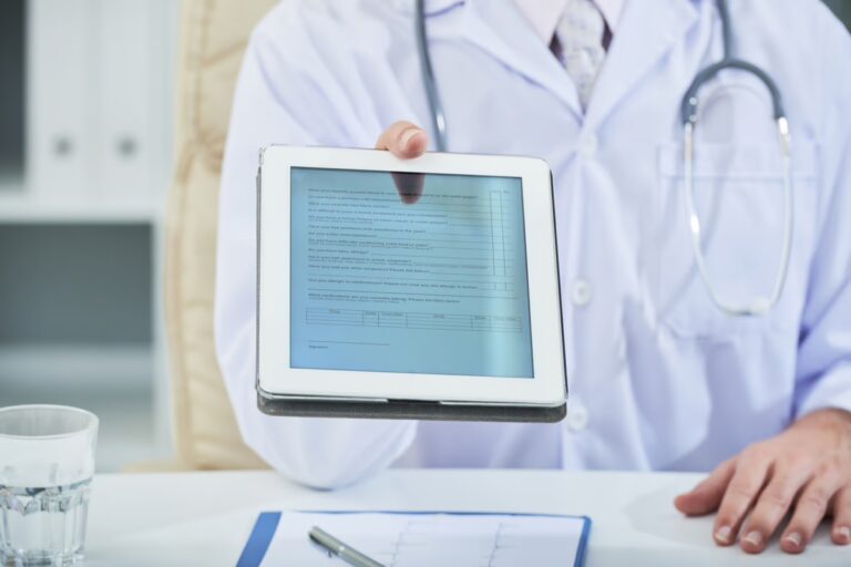 Prontuário Eletrônico do Paciente (PEP): o que é, benefícios e como implementar