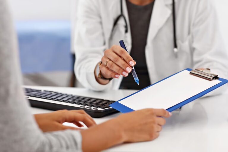 Anamnese estratégica: padronização, segurança e eficiência para sua clínica