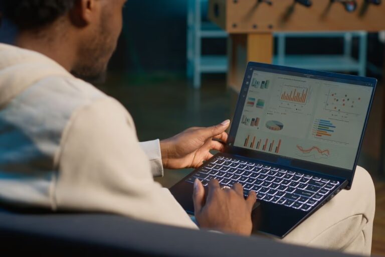 Como os dados empresariais ajudam na tomada de decisões?