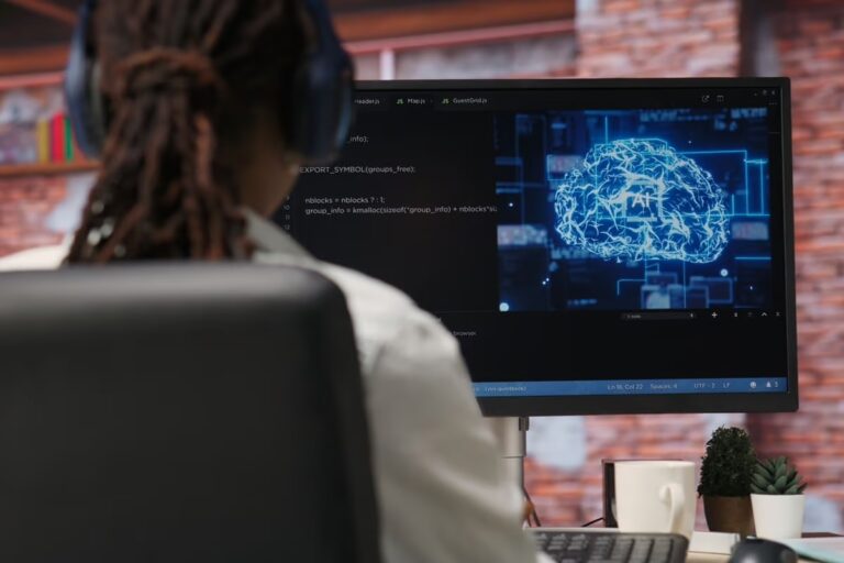 Como a inteligência de dados para concessionárias transforma a gestão de estoque e amplia margens de lucro